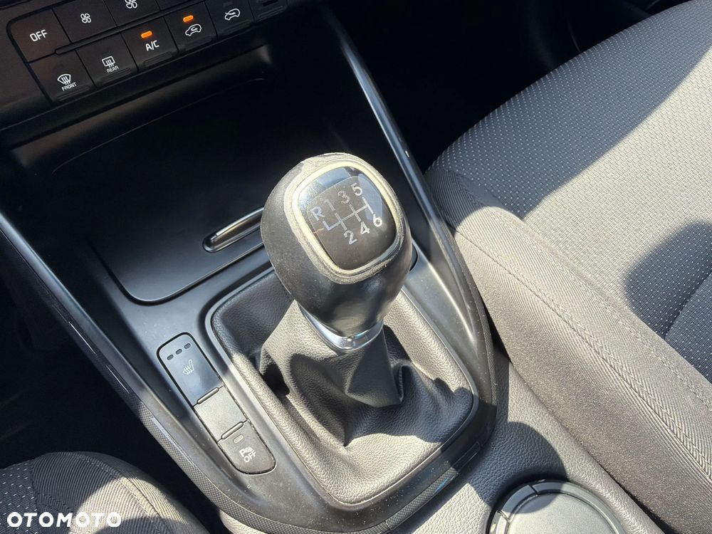 Kia Carens 1.6 GDI Business Line EU6 - 16