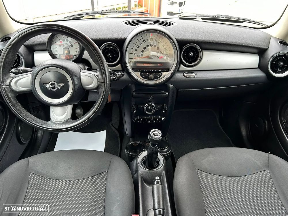 MINI 3 Portas One D - 26