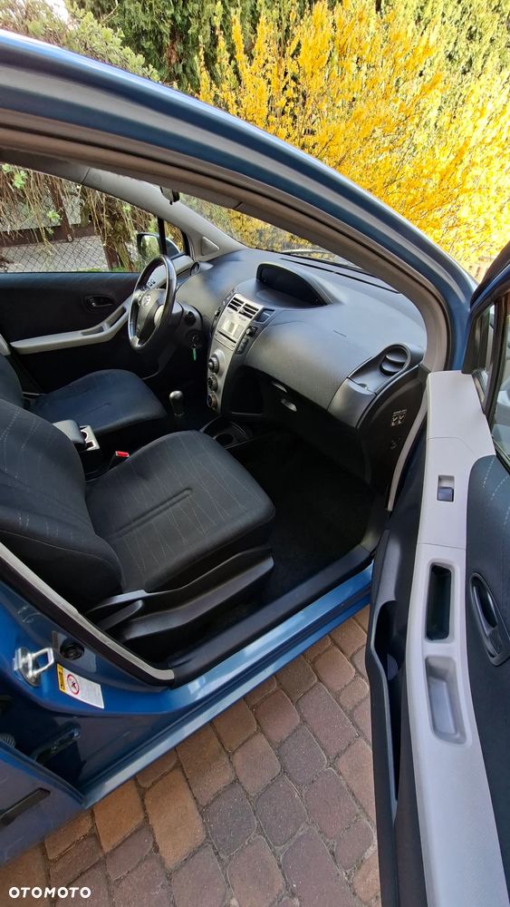 Toyota Yaris 1.3 VVT-i Sol - 16