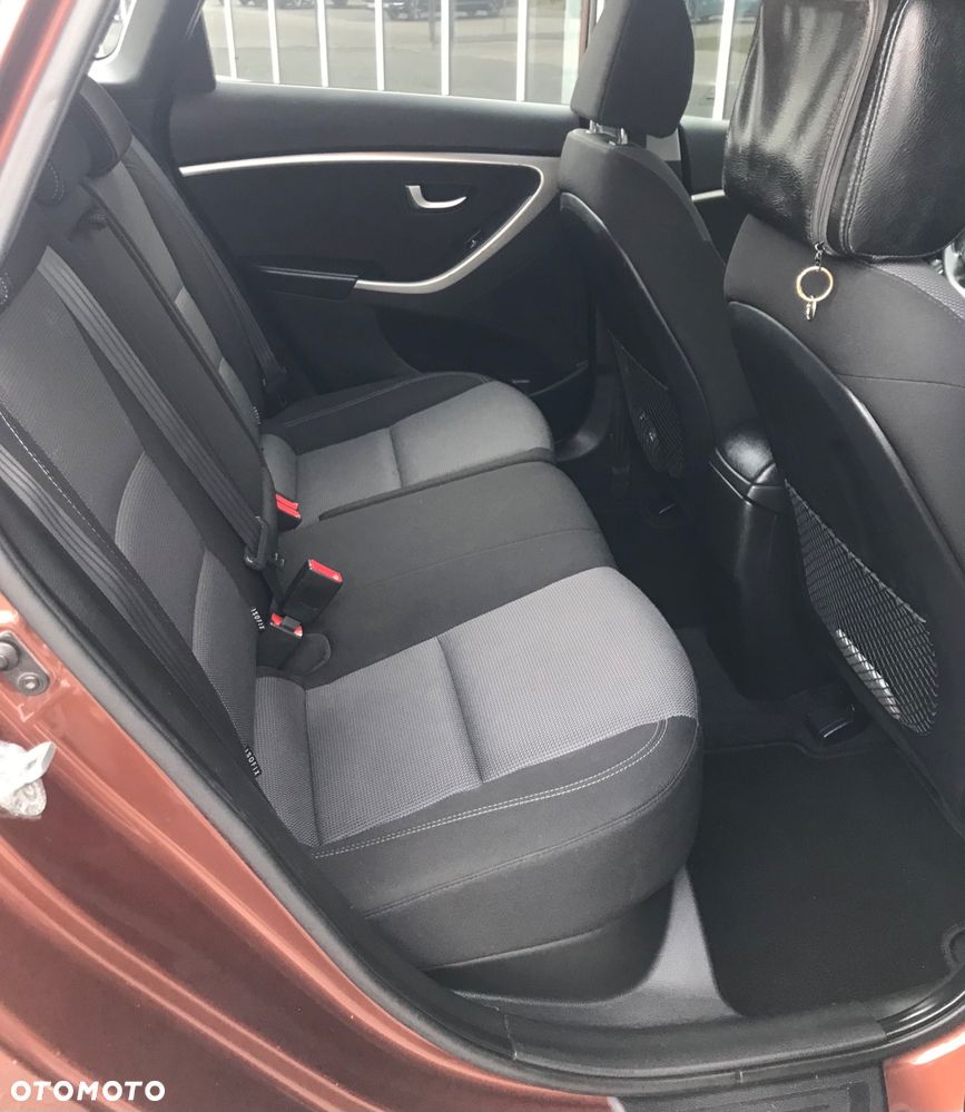 Hyundai i30 blue 1.6 CRDi Style - 15