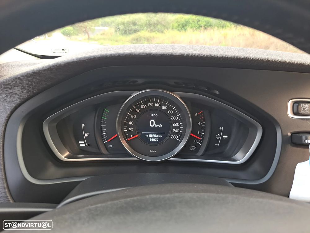 Volvo V40 D2 - 21