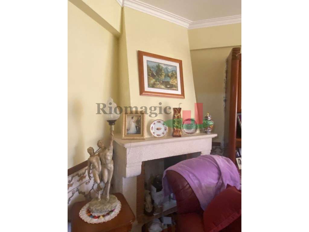 Apartamento T2 c/Parqueamento - Póvoa Santo Adrião - Grande imagem: 5/11
