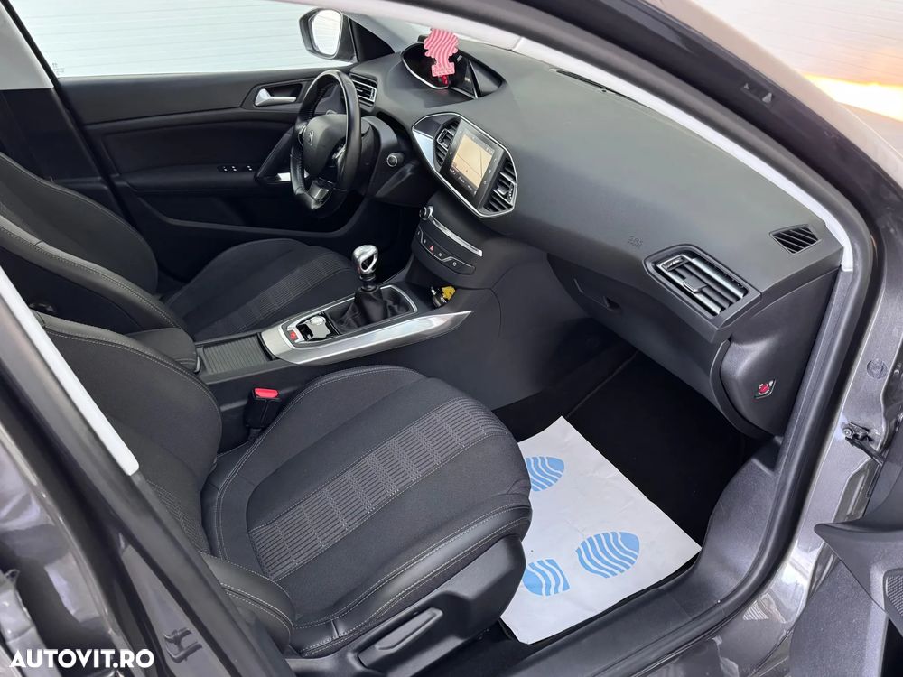 Peugeot 308 1.2 L PureTech Turbo S&S Allure Pack - 15