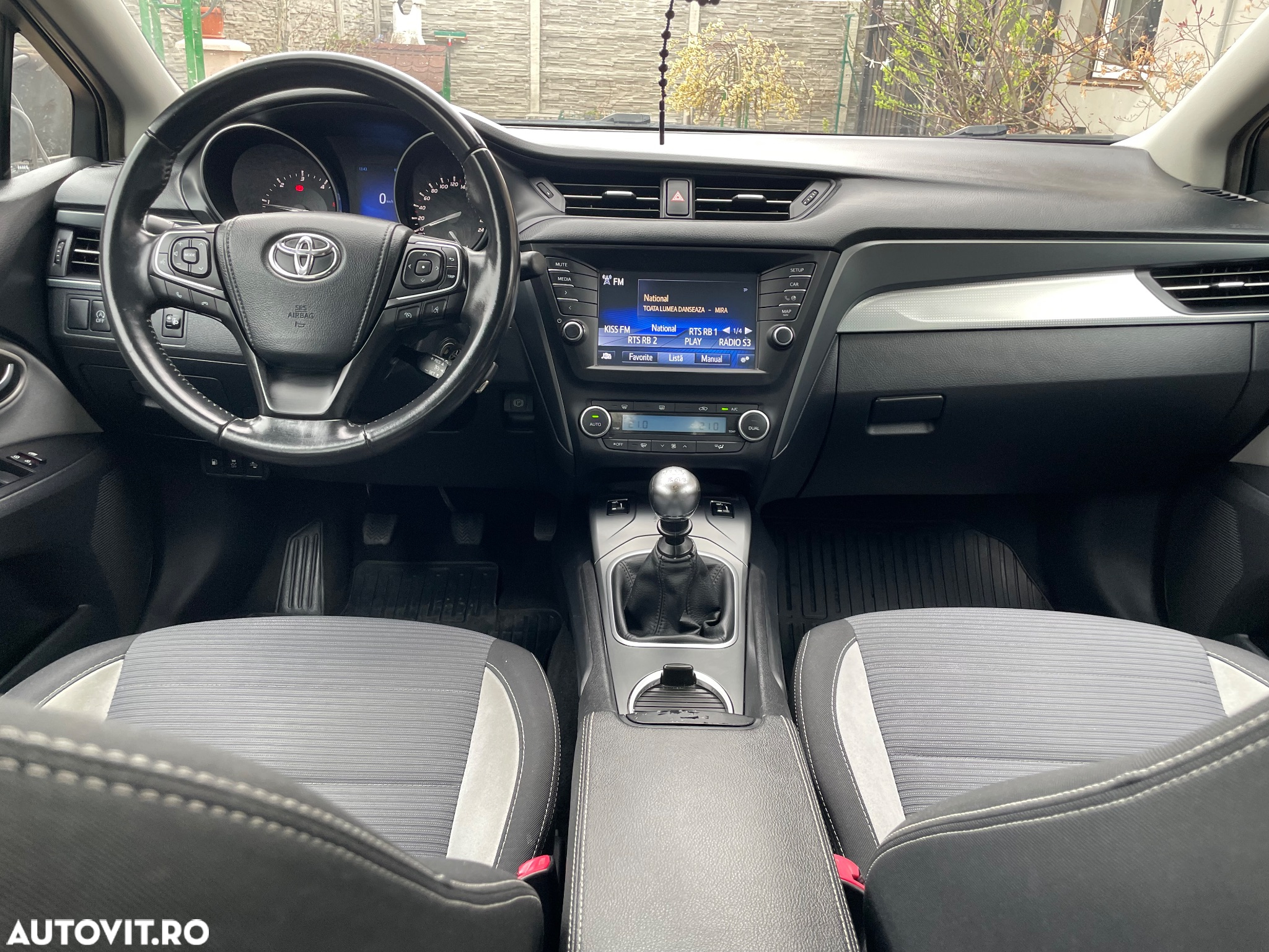 Toyota Avensis 2.0 D-4D Executive - 10