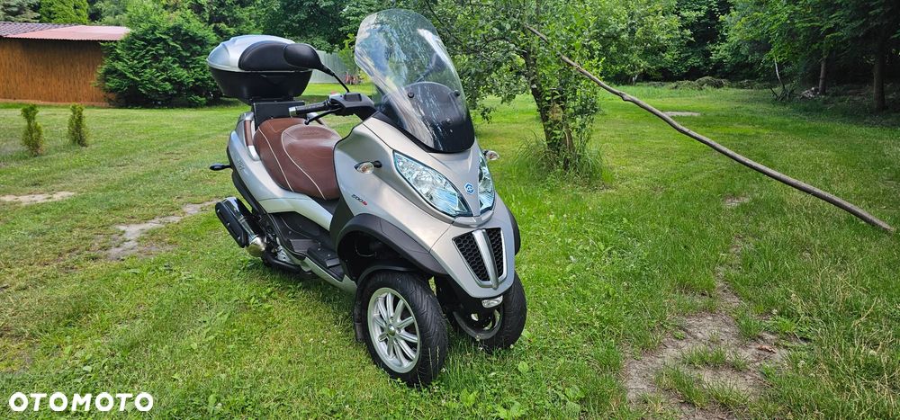 Piaggio MP-3 - 4