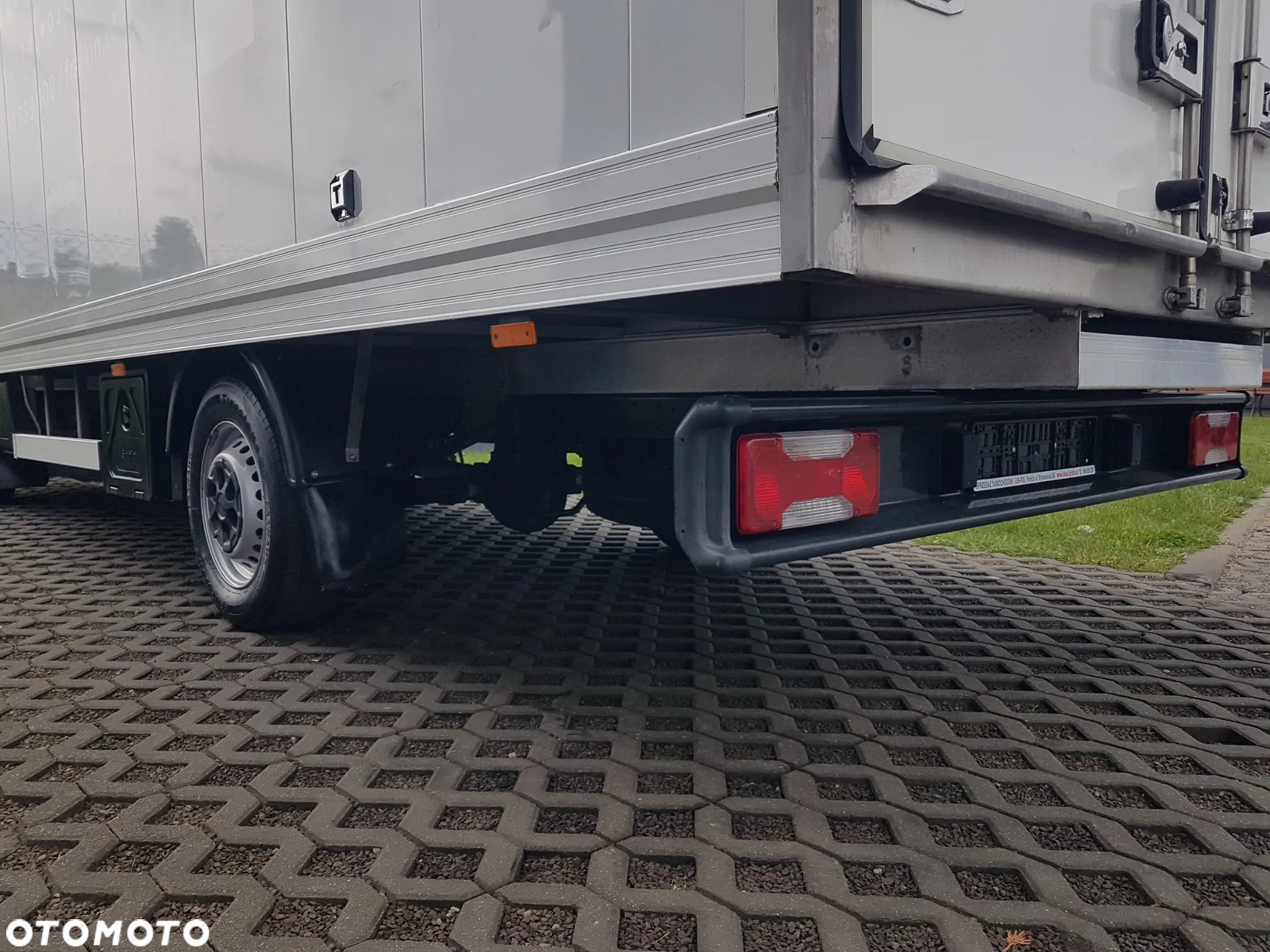 Iveco DAILY 3,0 KLIMA 8EP KONTENER 4,22x2,10x2,11 AC KRAJOWY DMC 3500 KG 35S15 - 23
