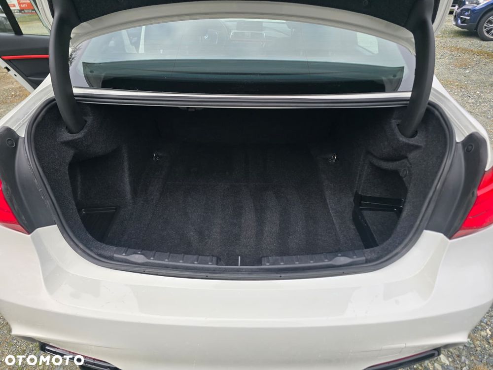 BMW Seria 3 430i xDrive M Sport - 29