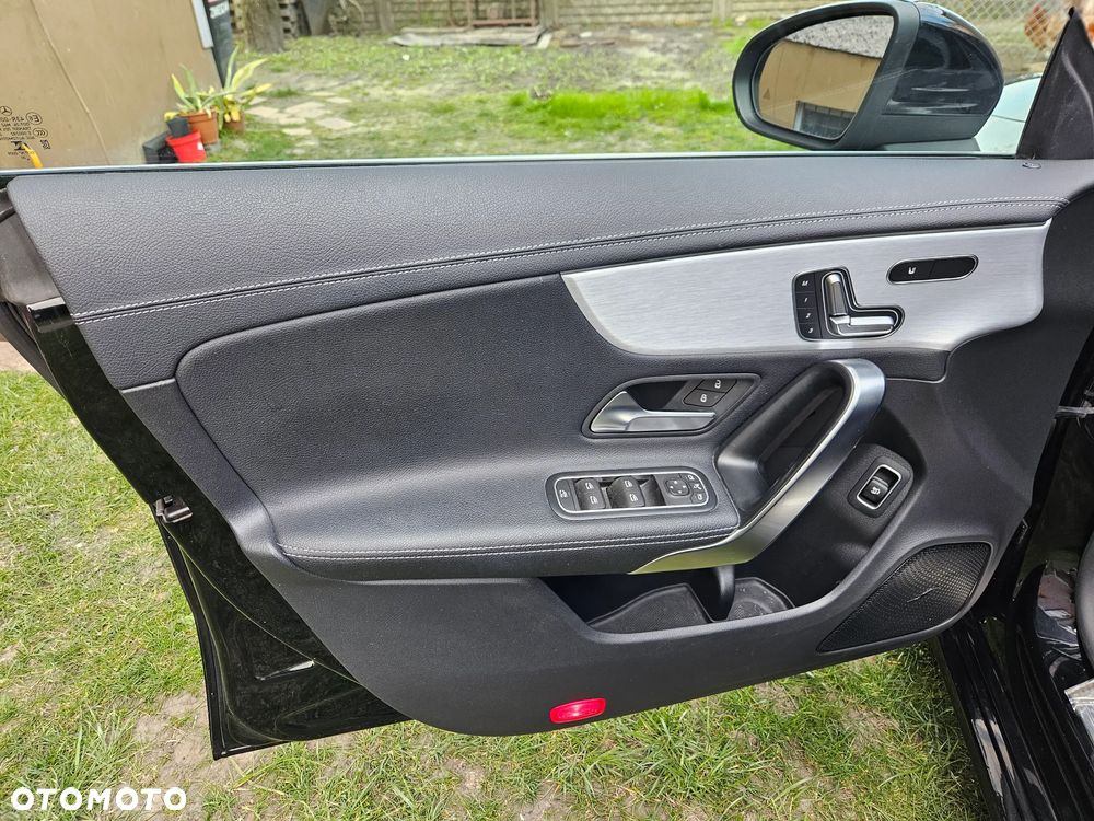 Mercedes-Benz CLA 220 d 4-Matic 8G-DCT - 8