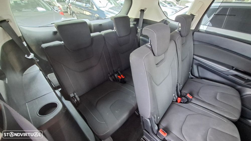 Ford S-Max - 35
