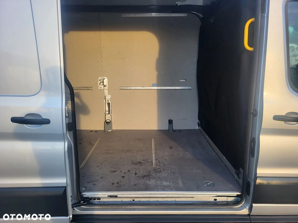 Ford Transit - 26