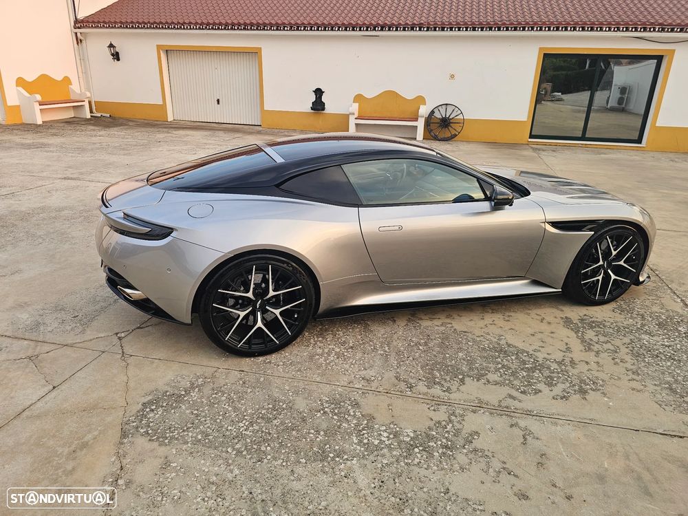 Aston Martin DB12 Coupé V8 - 13