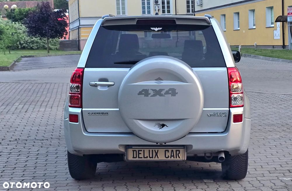 Suzuki Grand Vitara 2.0 De luxe - 8