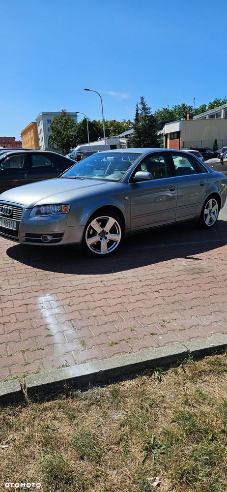 Audi A4 Limousine - 4