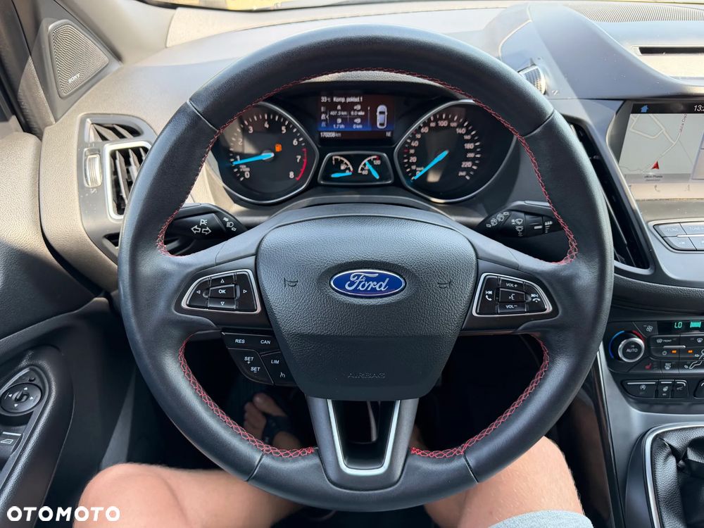 Ford Kuga 1.5 EcoBoost 2x4 ST-Line - 13