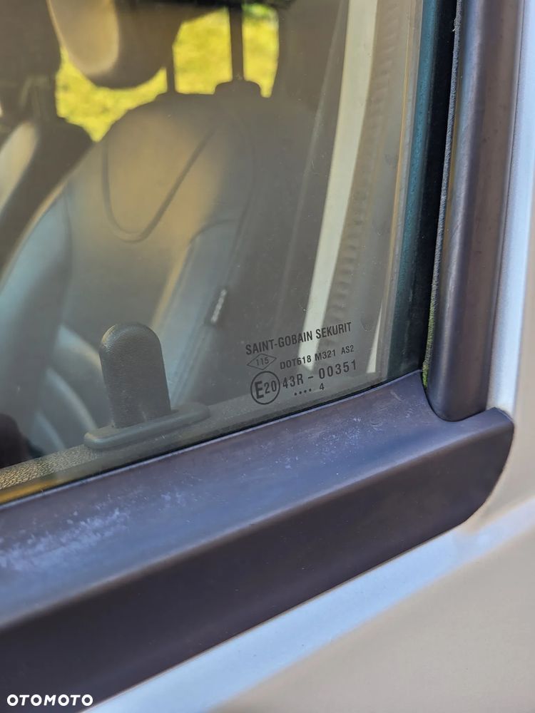 Dacia Duster 1.6 16V 105 4x2 Prestige - 21