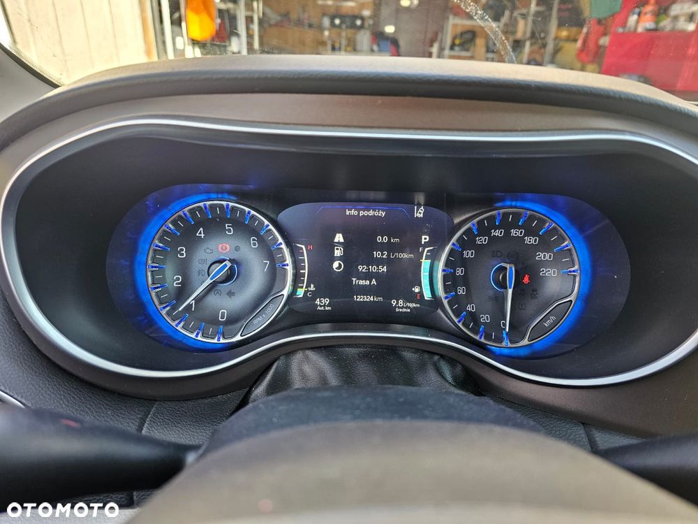 Chrysler Pacifica - 20