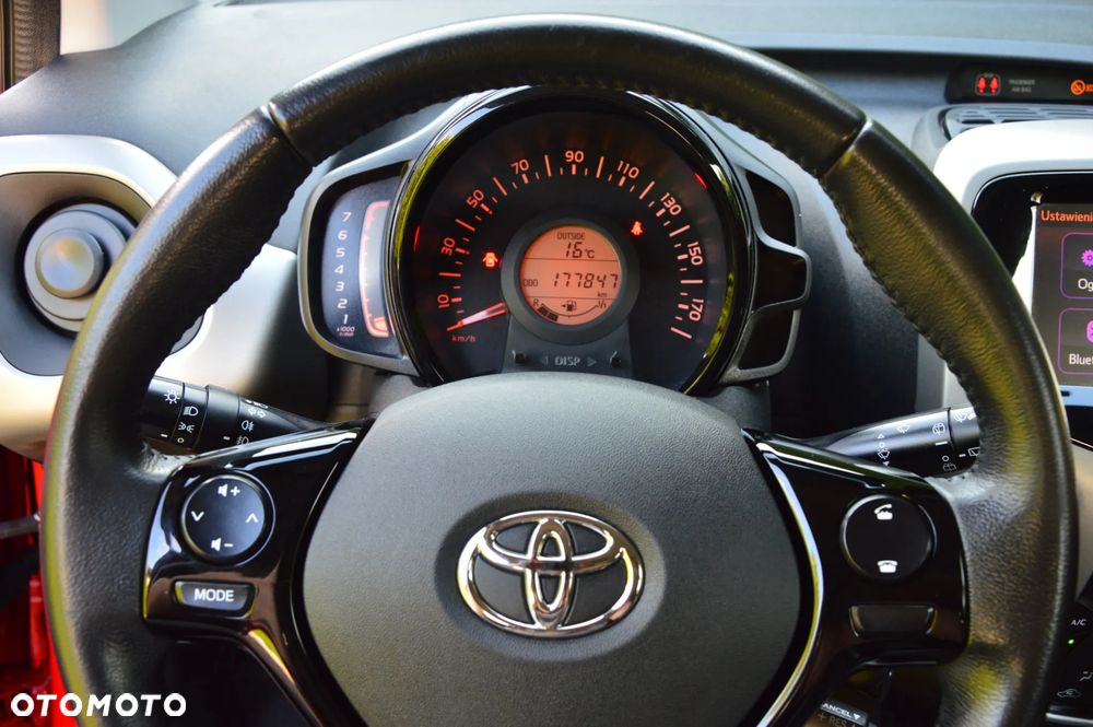Toyota Aygo x-play touch - 17