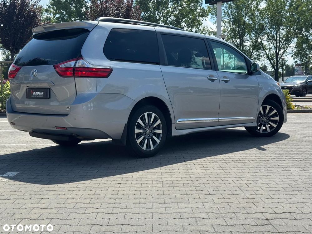 Toyota Sienna 3.5 V6 XLE AWD - 7