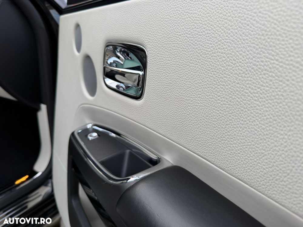 Rolls-Royce Ghost Standard - 40