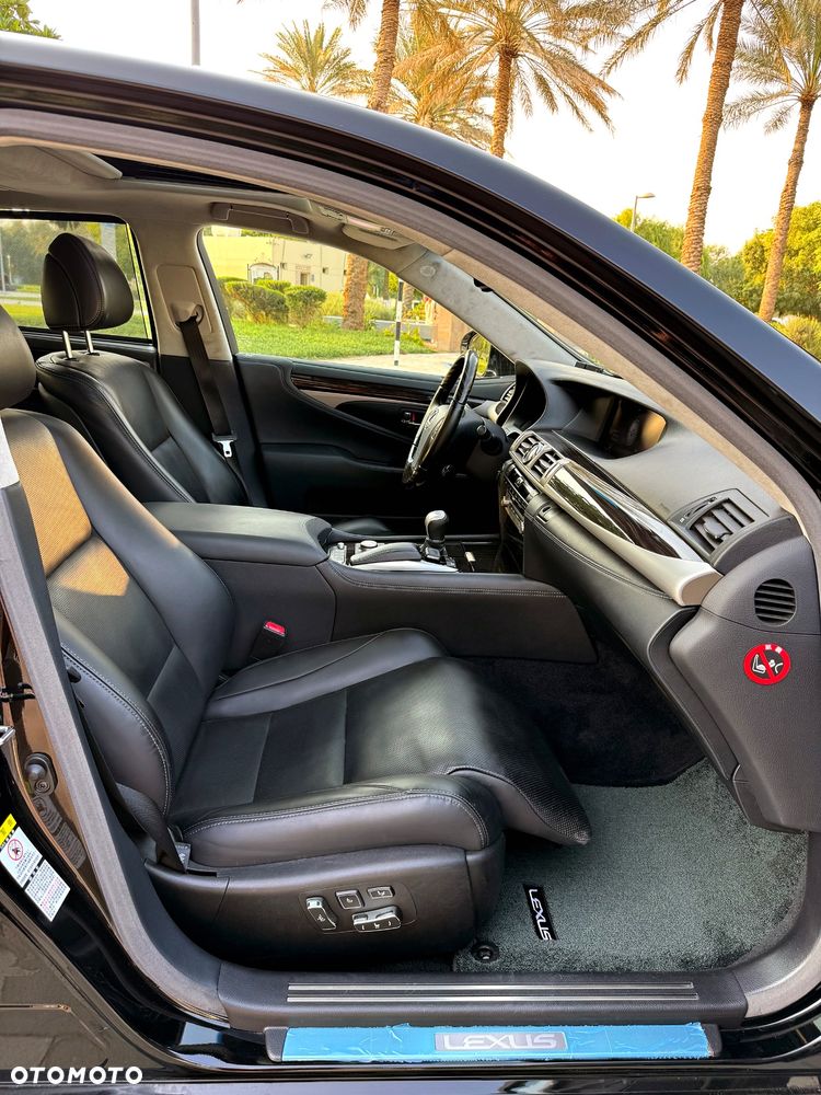 Lexus LS - 32