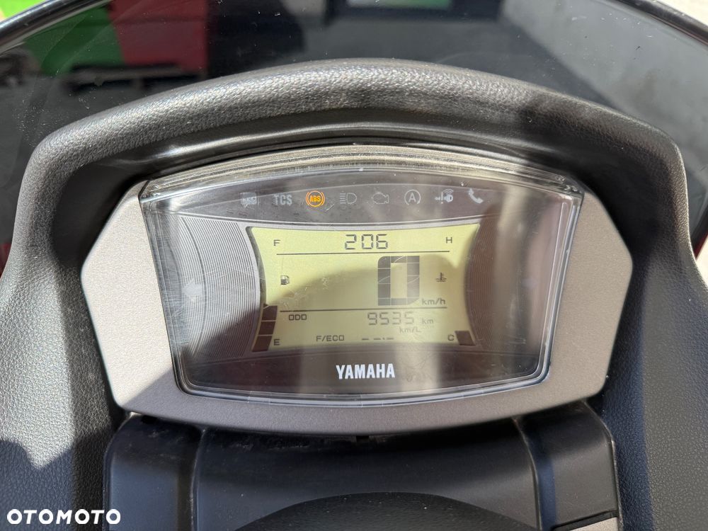Yamaha NMAX - 10