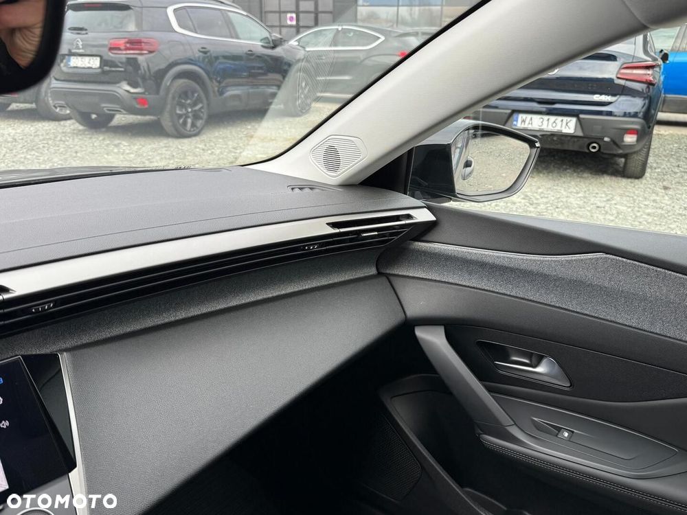 Peugeot 308 1.2 mHEV Allure S&S e-DCS6 - 18