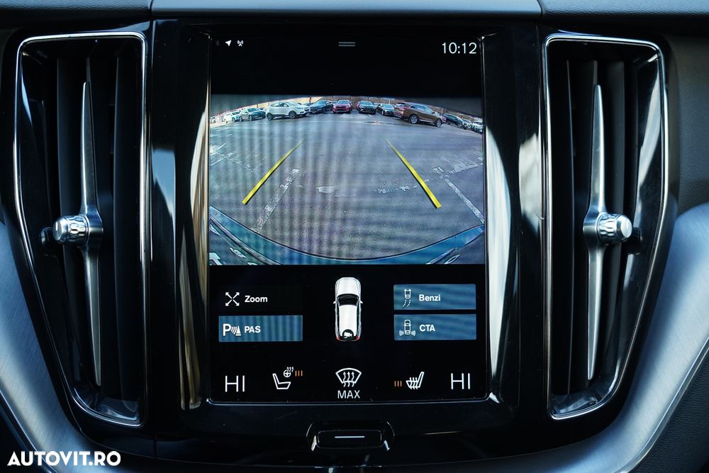 Volvo XC 60 B4 MHEV AT8 AWD Momentum Pro - 10