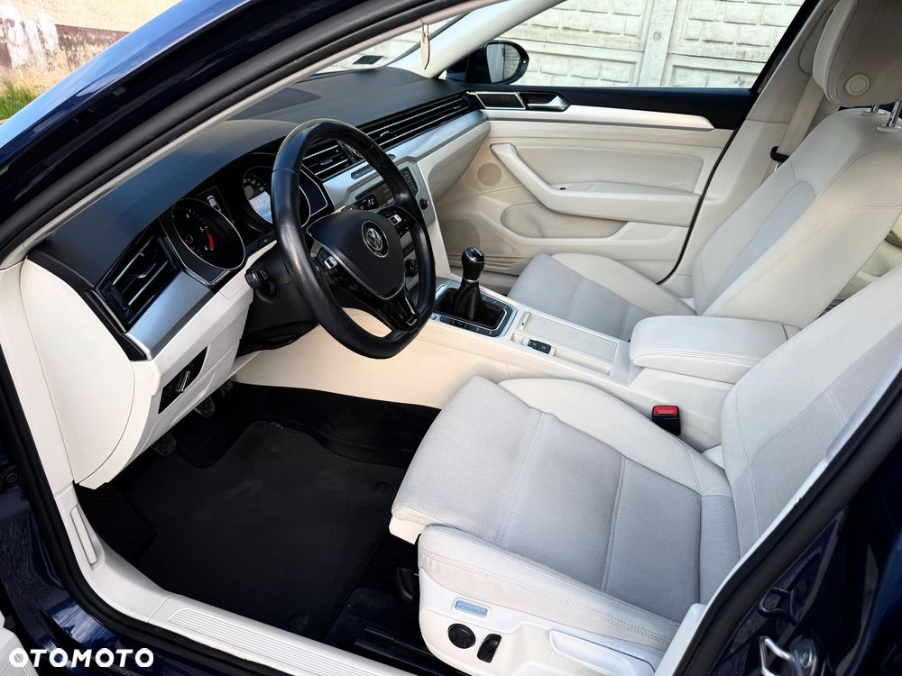 Volkswagen Passat 2.0 TDI BMT Comfortline - 13