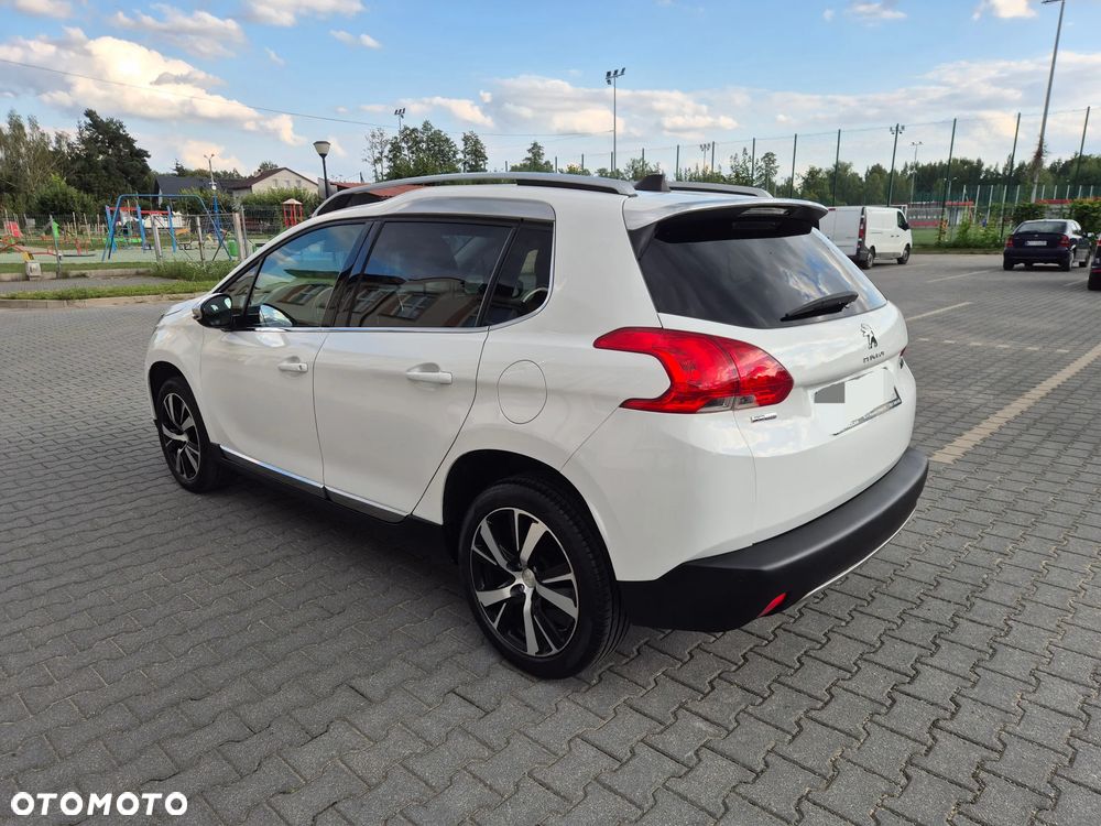 Peugeot 2008 1.2 Pure Tech Allure S&S EAT6 - 4