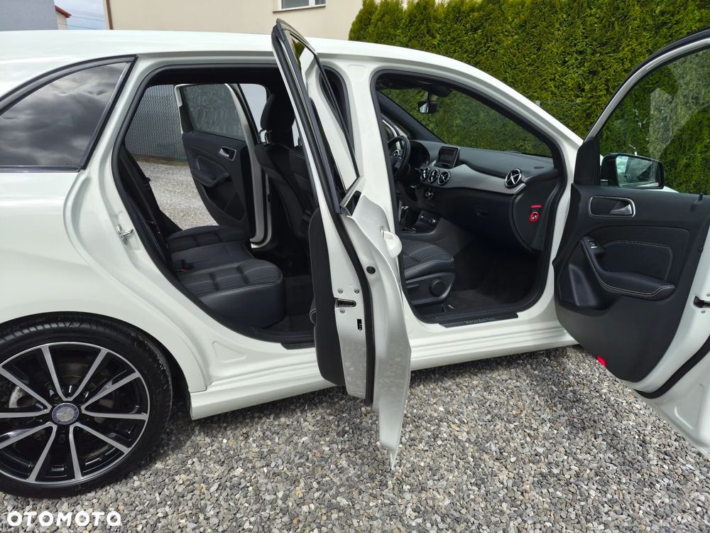 Mercedes-Benz Klasa B 180 BlueEFFICIENCY Edition Style - 24