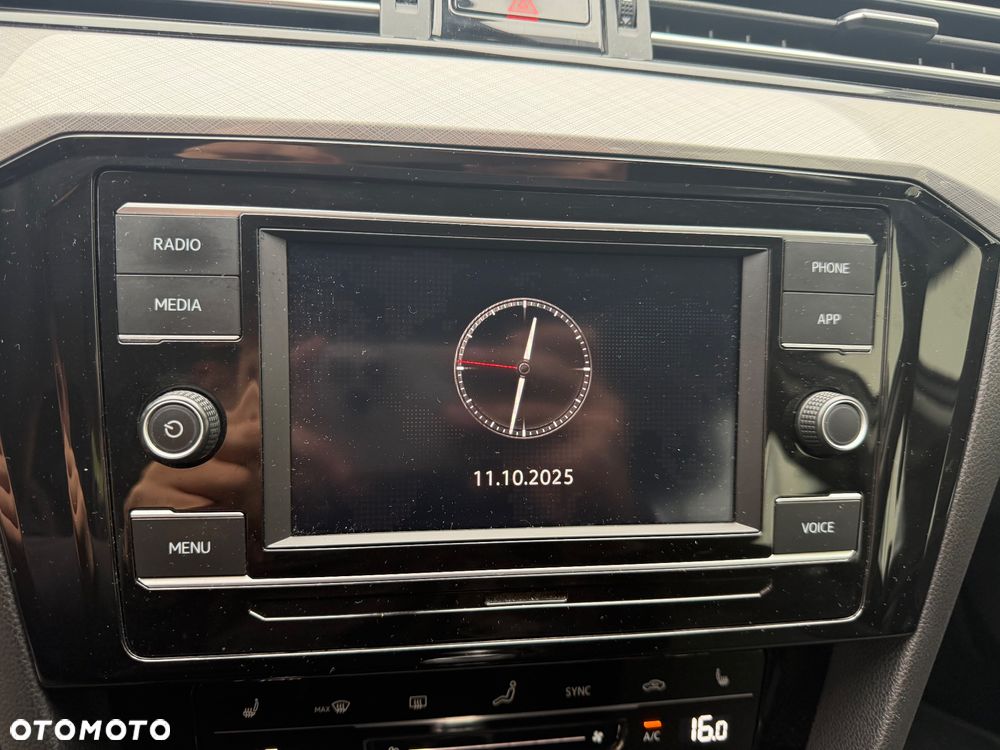 Volkswagen Passat 1.5 TSI EVO Business - 32
