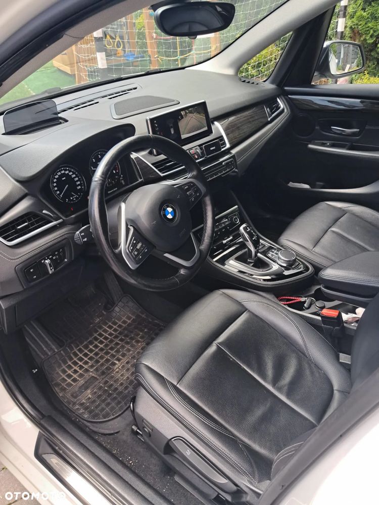 BMW Seria 2 218d xDrive - 10