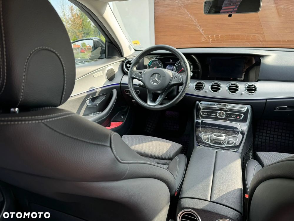 Mercedes-Benz Klasa E - 12