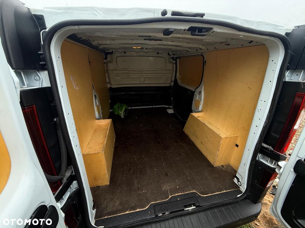 Renault TRAFIC - 12