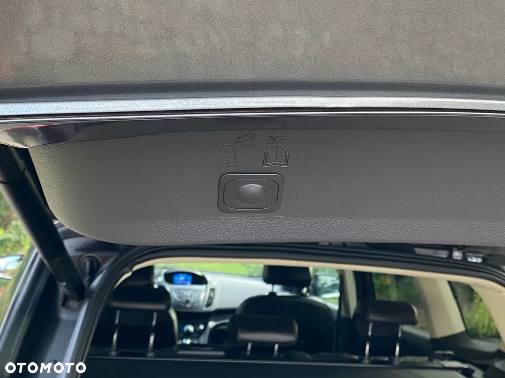 Ford Kuga 2.0 TDCi 4x4 Titanium - 20