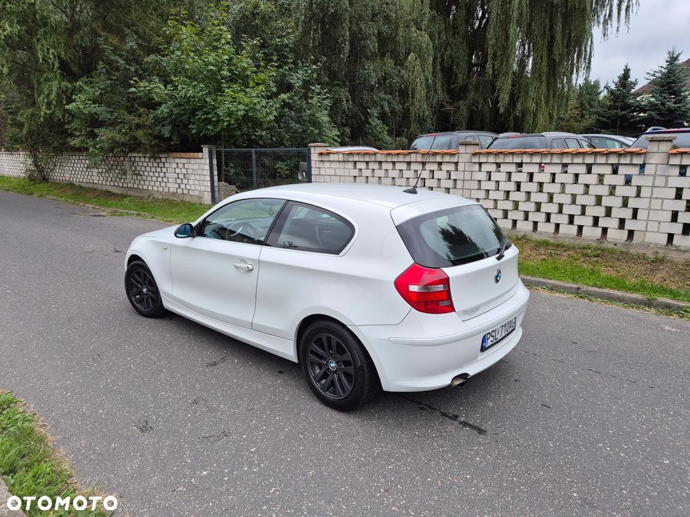 BMW Seria 1 118d Sport Line - 10