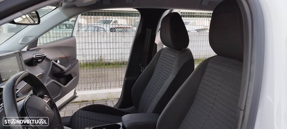Peugeot e-2008 50 kWh Allure Pack - 13