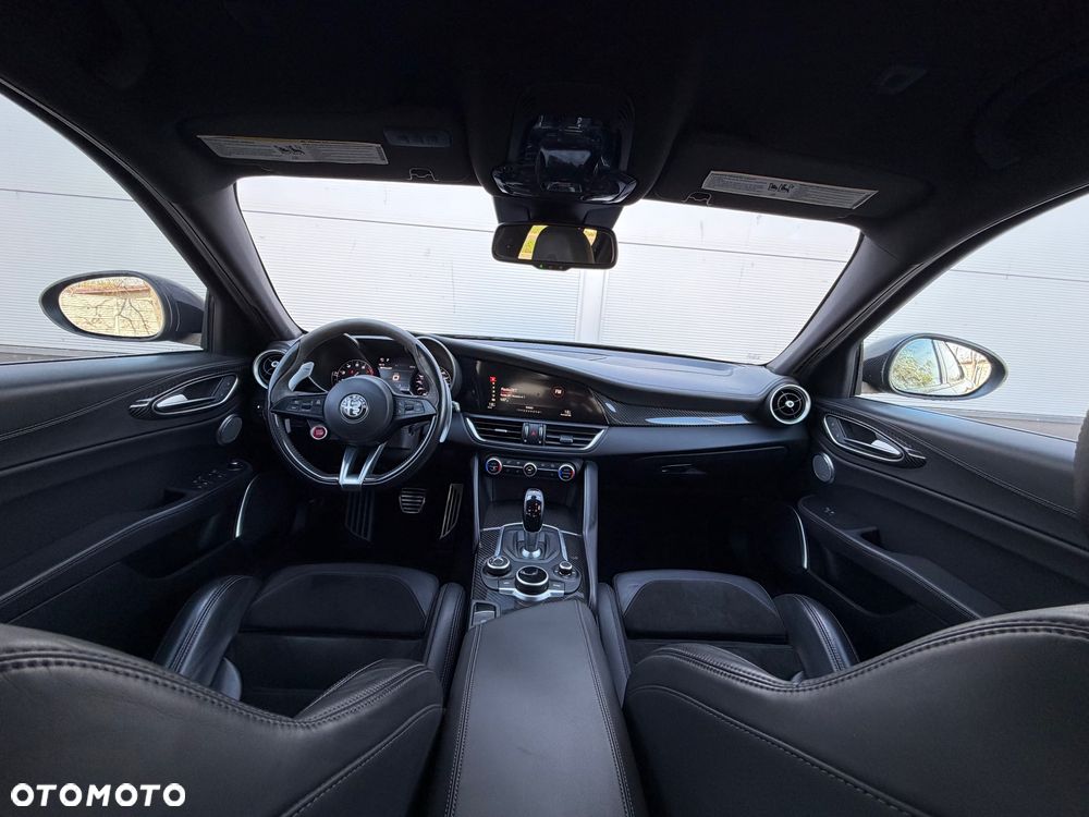 Alfa Romeo Giulia 2.9 V6 Bi-Turbo AT8 Quadrifoglio - 14