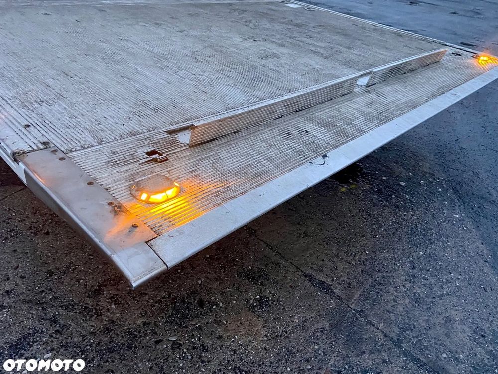 Krone Tandem 2osi Chlodnia Carrier +/-25stopni  47m3 - 13