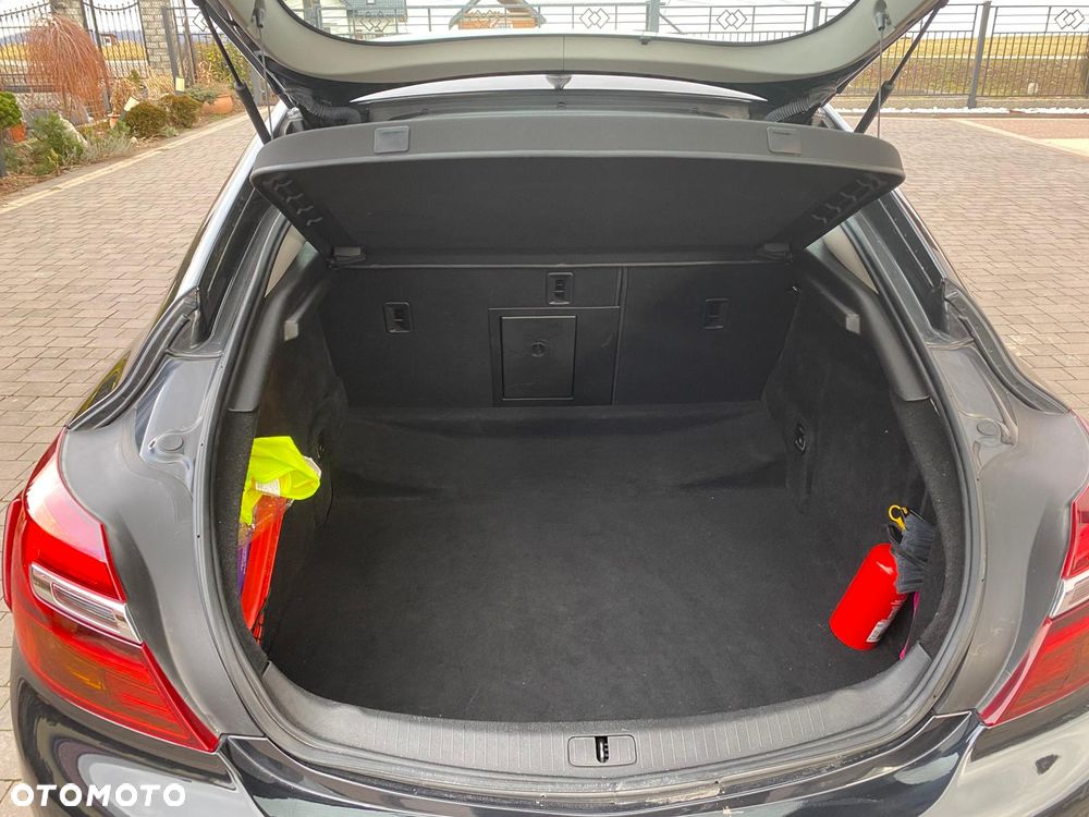 Opel Insignia - 10