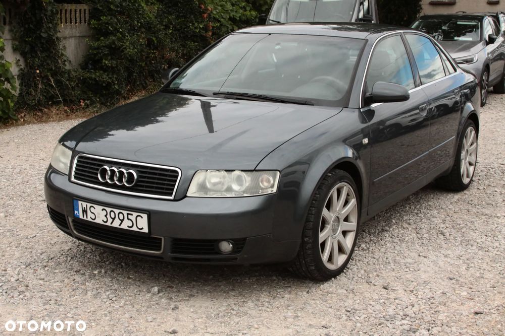 Audi A4 Limousine - 5