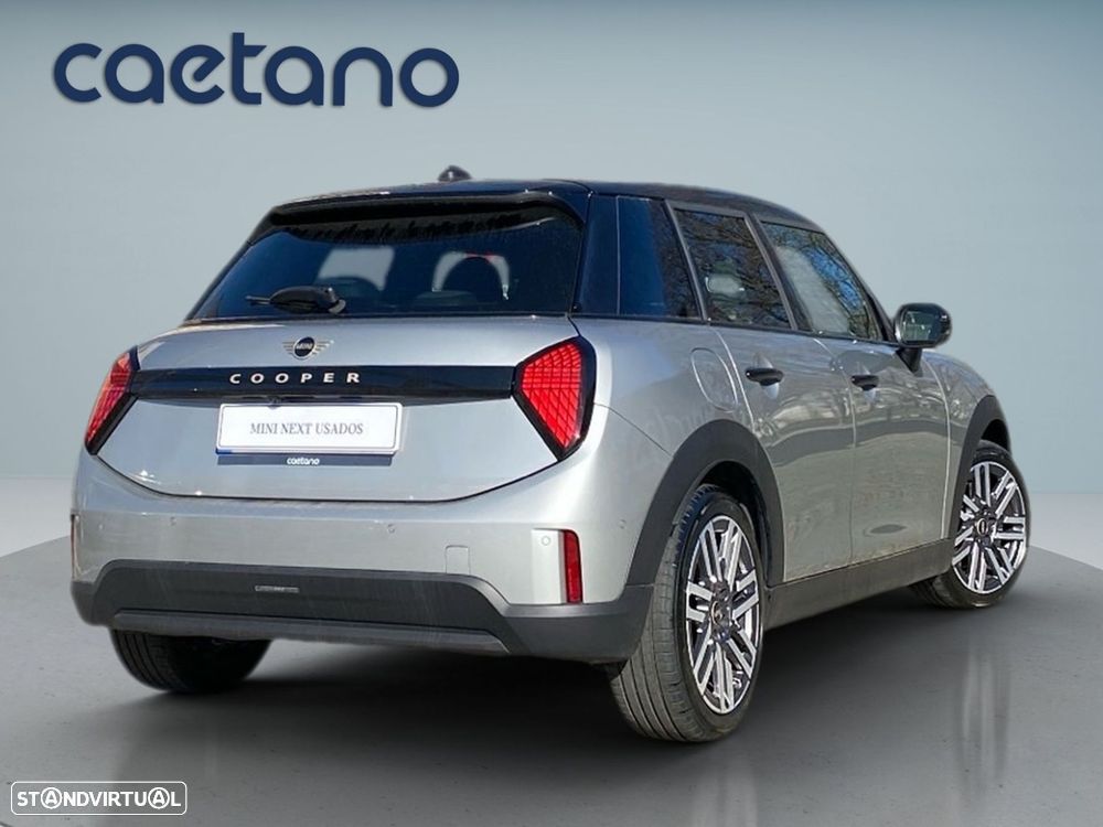 MINI 5 Portas Cooper Classic Auto - 2
