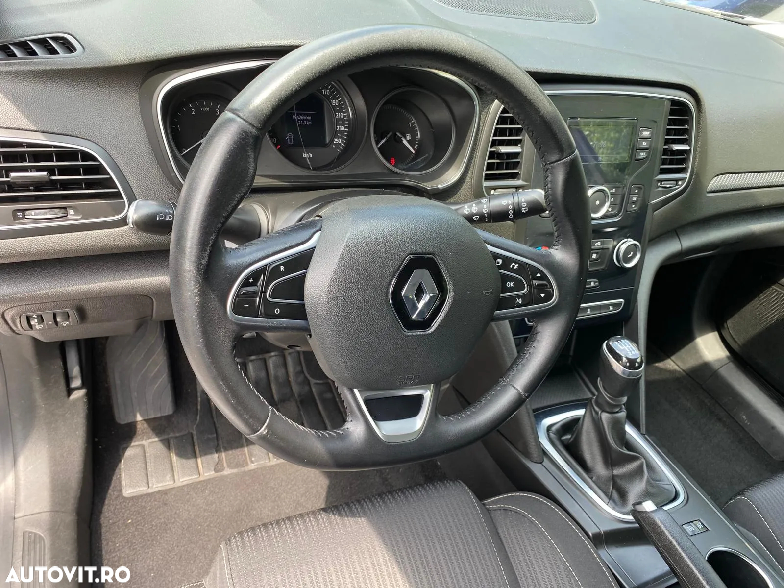 Renault Megane 1.5 dCi Dynamique - 8