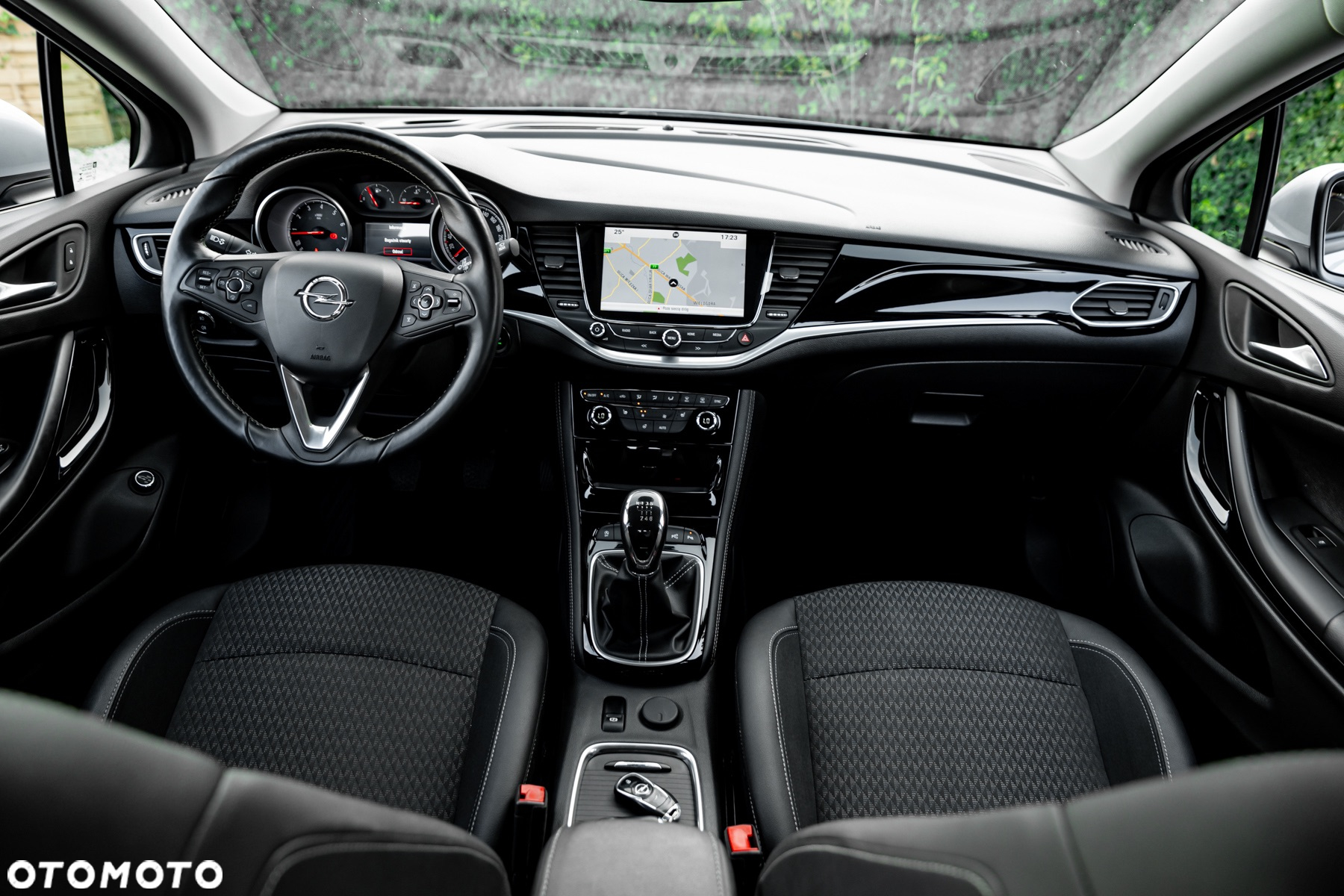 Opel Astra 1.4 Turbo Dynamic - 29