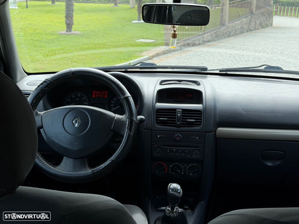 Renault Clio - 15