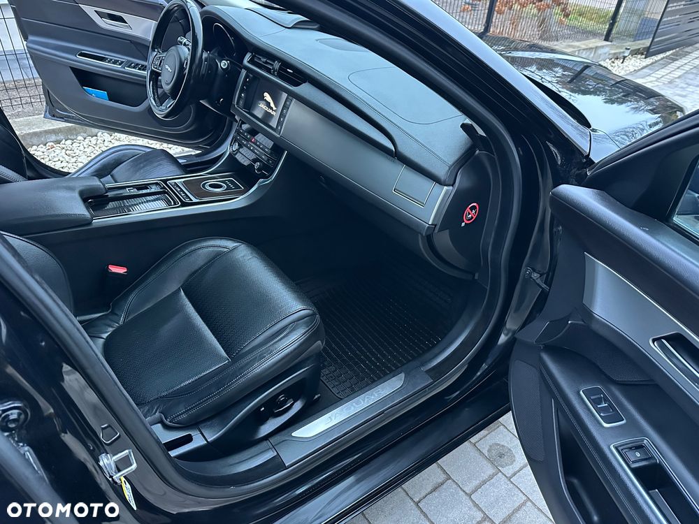 Jaguar XF 2.0 i4D Prestige - 14
