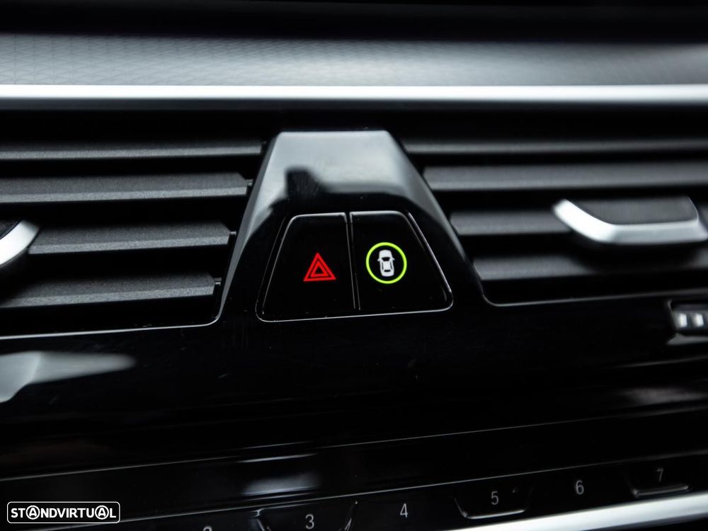 BMW 520 e Pack M - 24