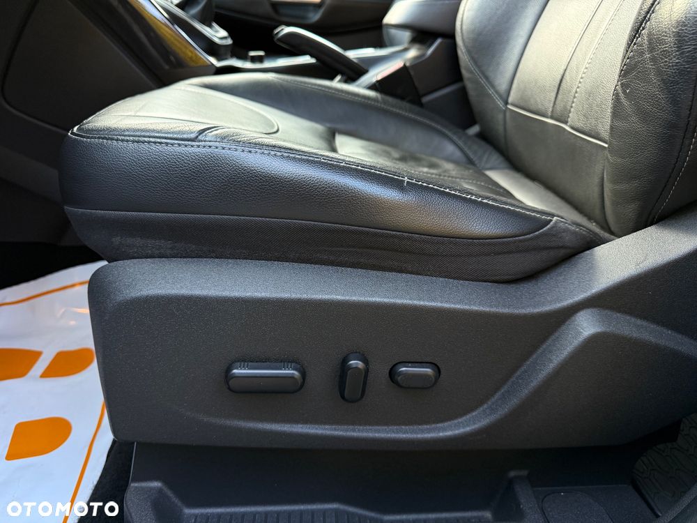 Ford Kuga 2.0 TDCi 2x4 Titanium - 18