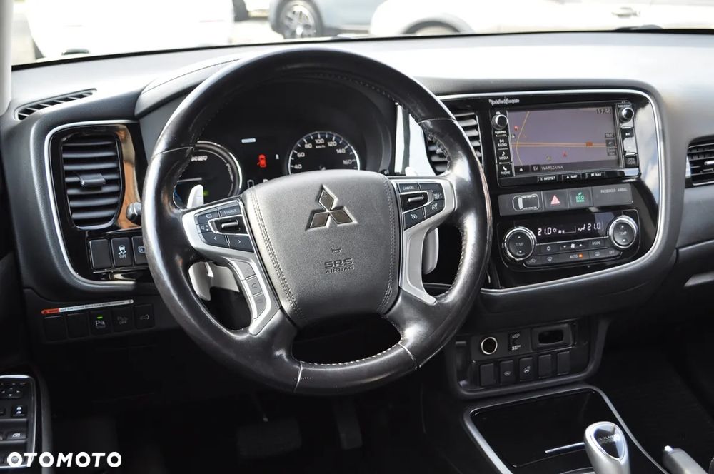 Mitsubishi Outlander - 29