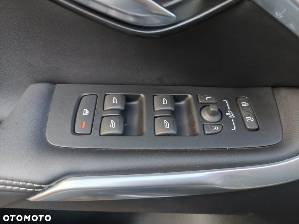 Volvo V40 T3 Geartronic RDesign - 10